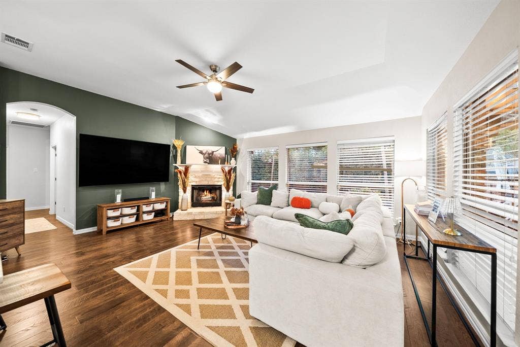 1112 Wentwood Drive, Corinth, TX 76210 1112 Wentwood Drive, Corinth, TX 76210