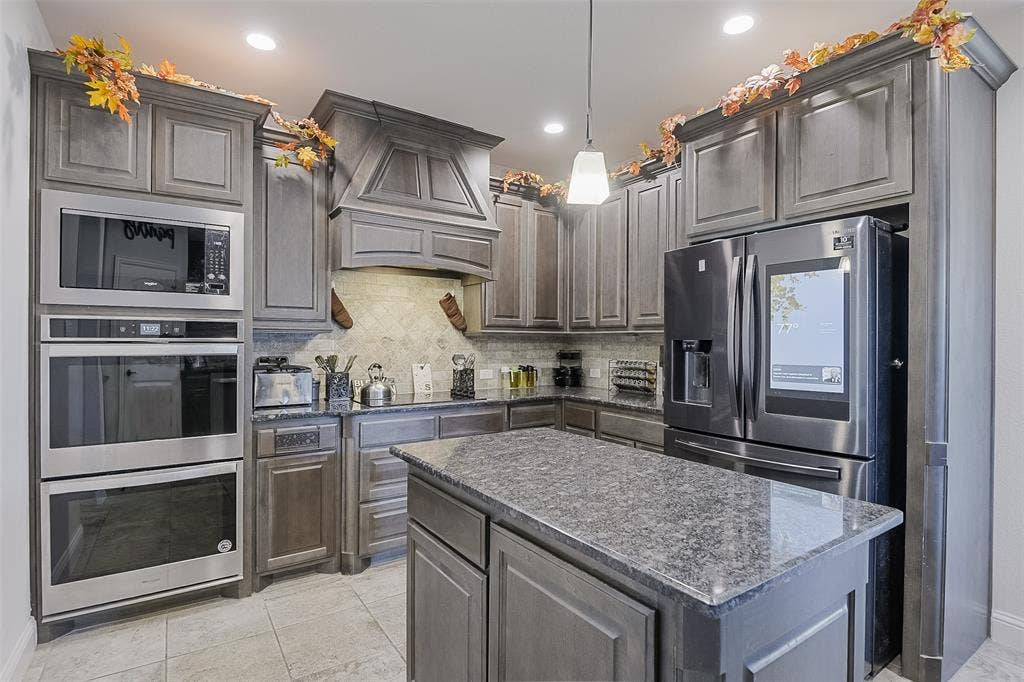 4111 Roberts Lane, Midlothian, TX 76065