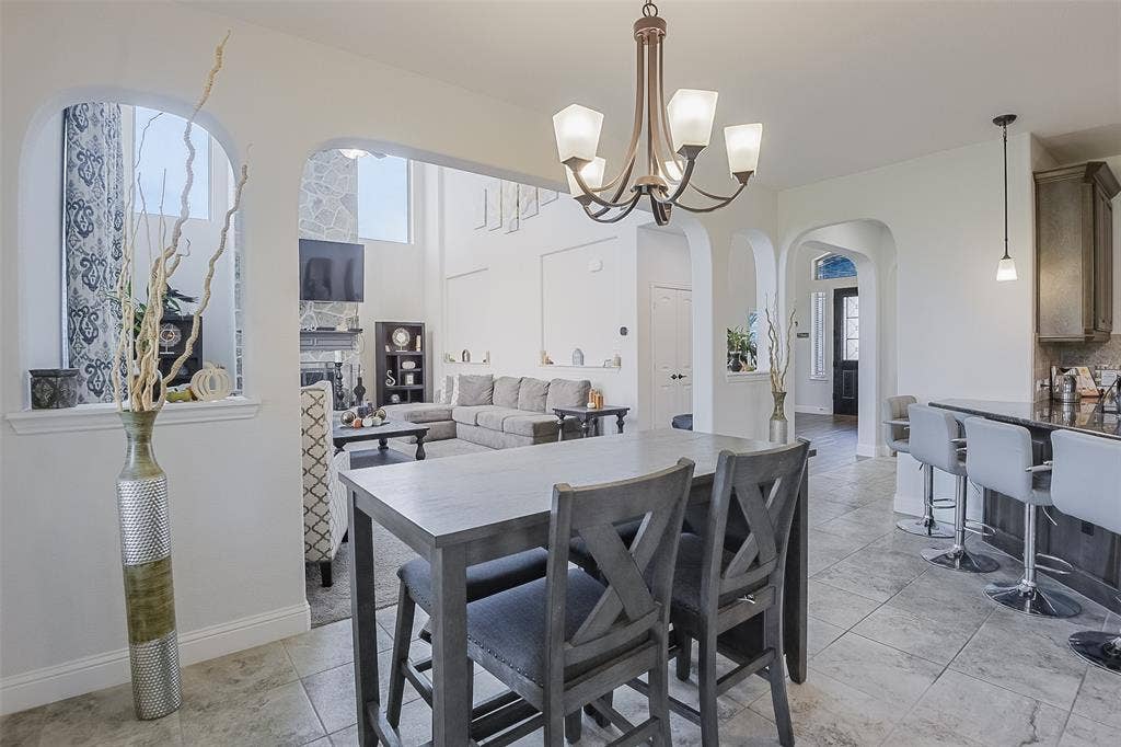4111 Roberts Lane, Midlothian, TX 76065