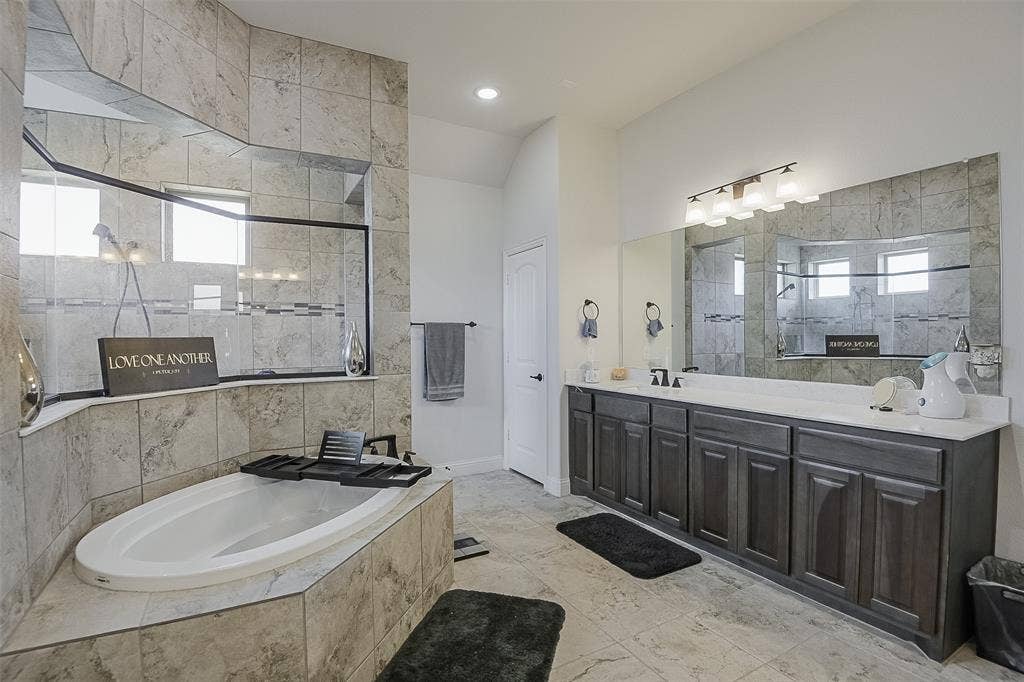 4111 Roberts Lane, Midlothian, TX 76065