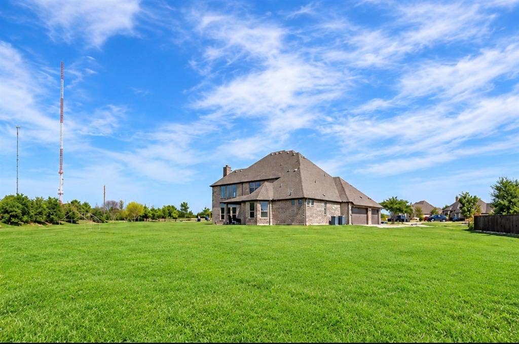 4111 Roberts Lane, Midlothian, TX 76065