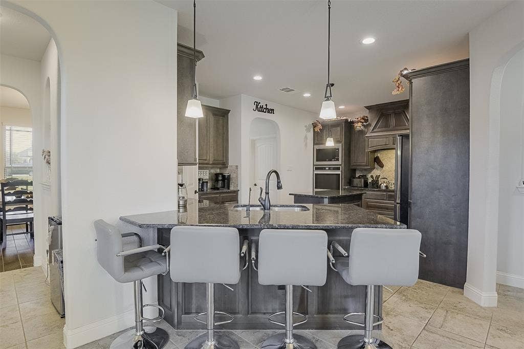 4111 Roberts Lane, Midlothian, TX 76065