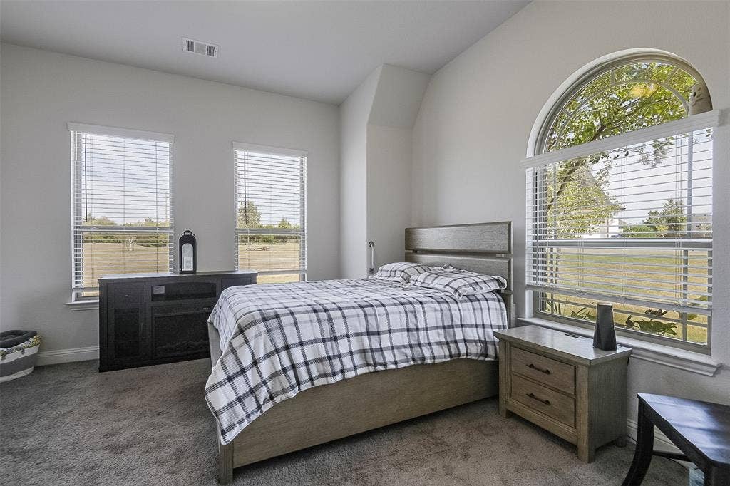 4111 Roberts Lane, Midlothian, TX 76065