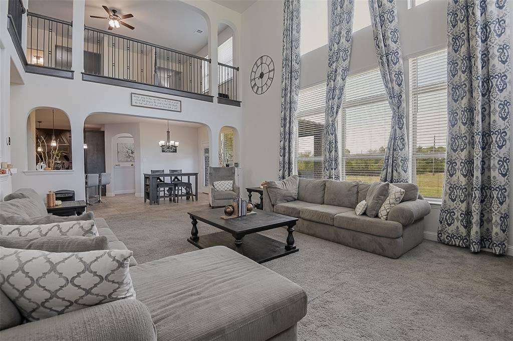 4111 Roberts Lane, Midlothian, TX 76065