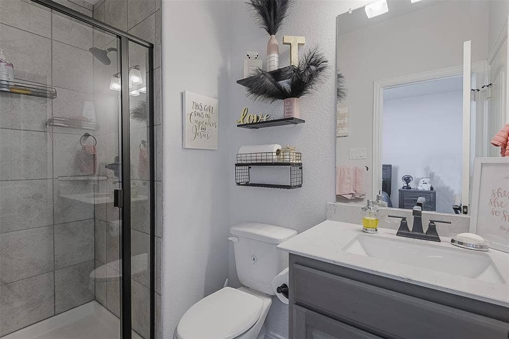 4111 Roberts Lane, Midlothian, TX 76065