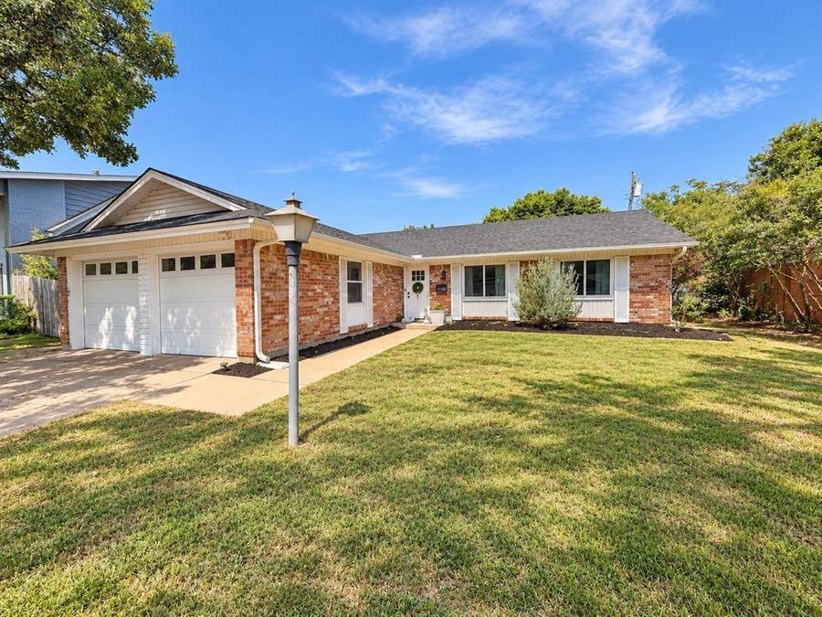 Property photo for 2701 Briarcliff Drive, Irving, TX