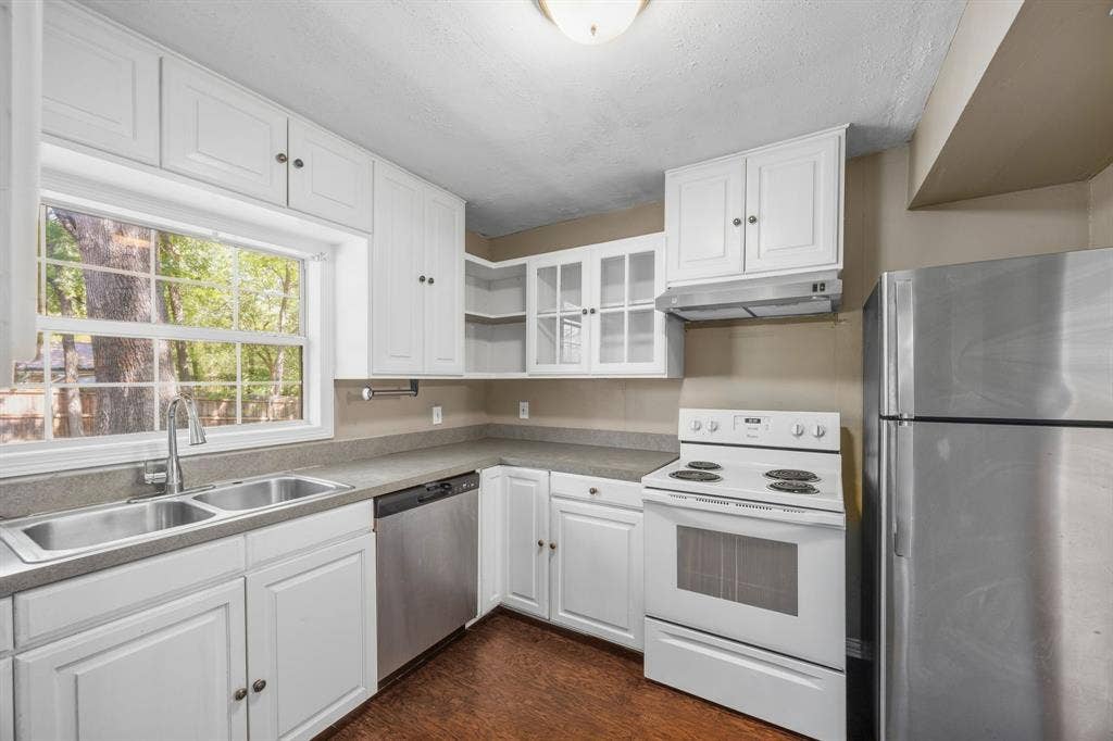 3425 18th Street, Plano, TX 75074 3425 18th Street, Plano, TX 75074