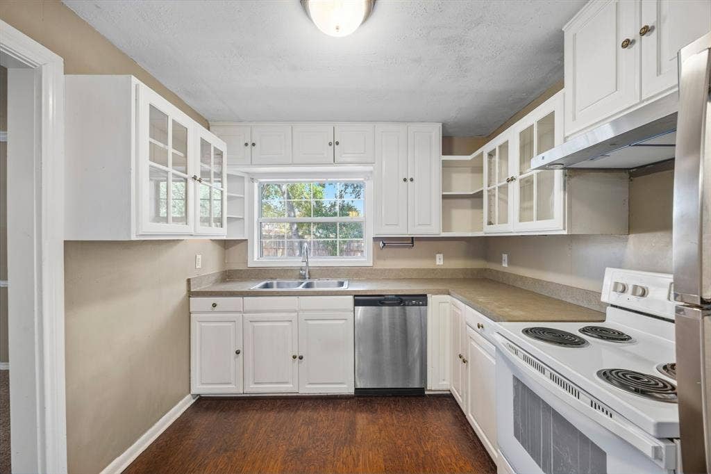 3425 18th Street, Plano, TX 75074 3425 18th Street, Plano, TX 75074