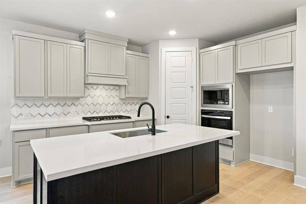 DAL_Mustang Lakes_Kenedy_3029 Casa Blanca Street (11).jpg