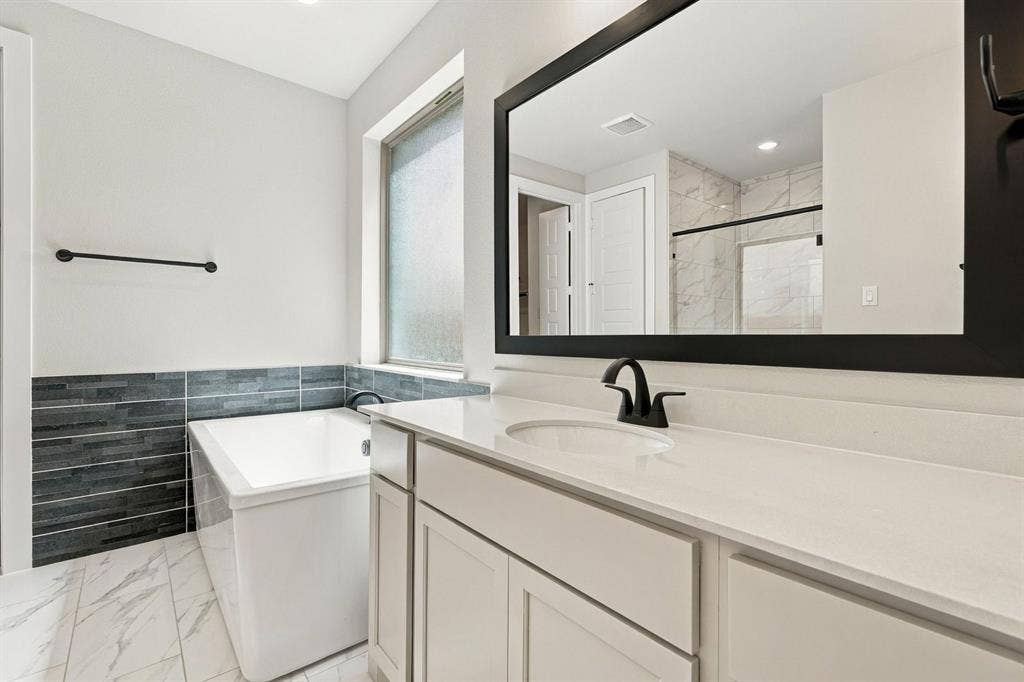 DAL_Mustang Lakes_Kenedy_3029 Casa Blanca Street (22).jpg
