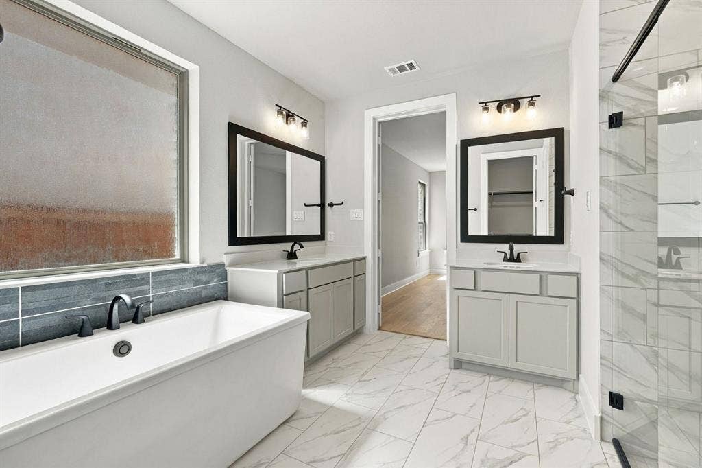 DAL_Mustang Lakes_Kenedy_3029 Casa Blanca Street (25).jpg