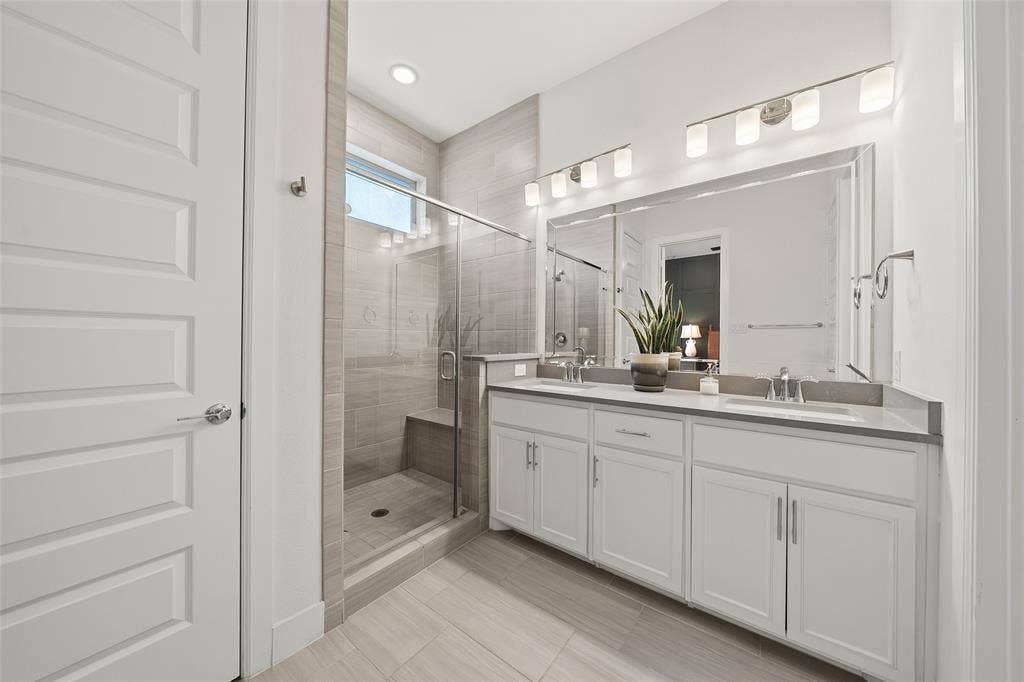 8261 Laflin Lane, Dallas, TX 75231 8261 Laflin Lane, Dallas, TX 75231