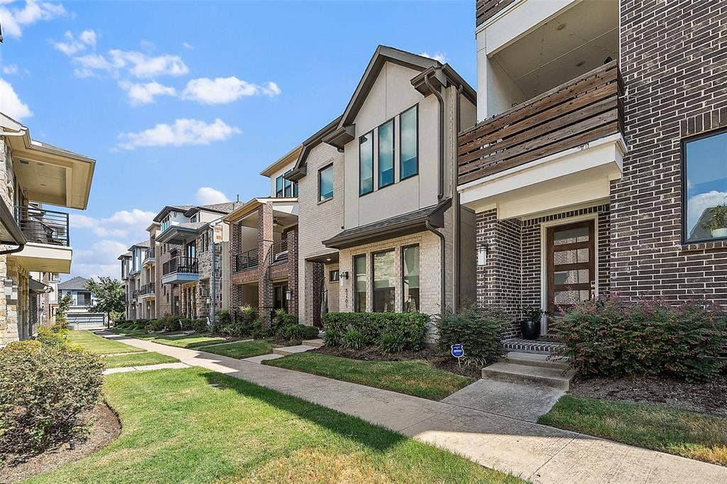 8261 Laflin Lane, Dallas, TX 75231 8261 Laflin Lane, Dallas, TX 75231