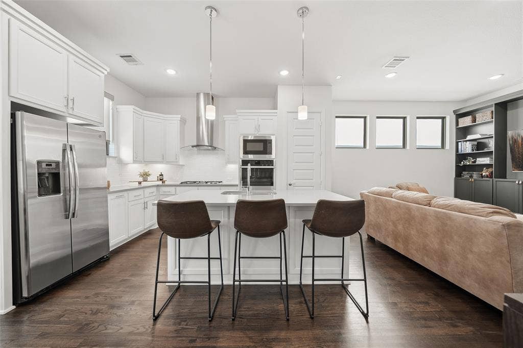 8261 Laflin Lane, Dallas, TX 75231 8261 Laflin Lane, Dallas, TX 75231