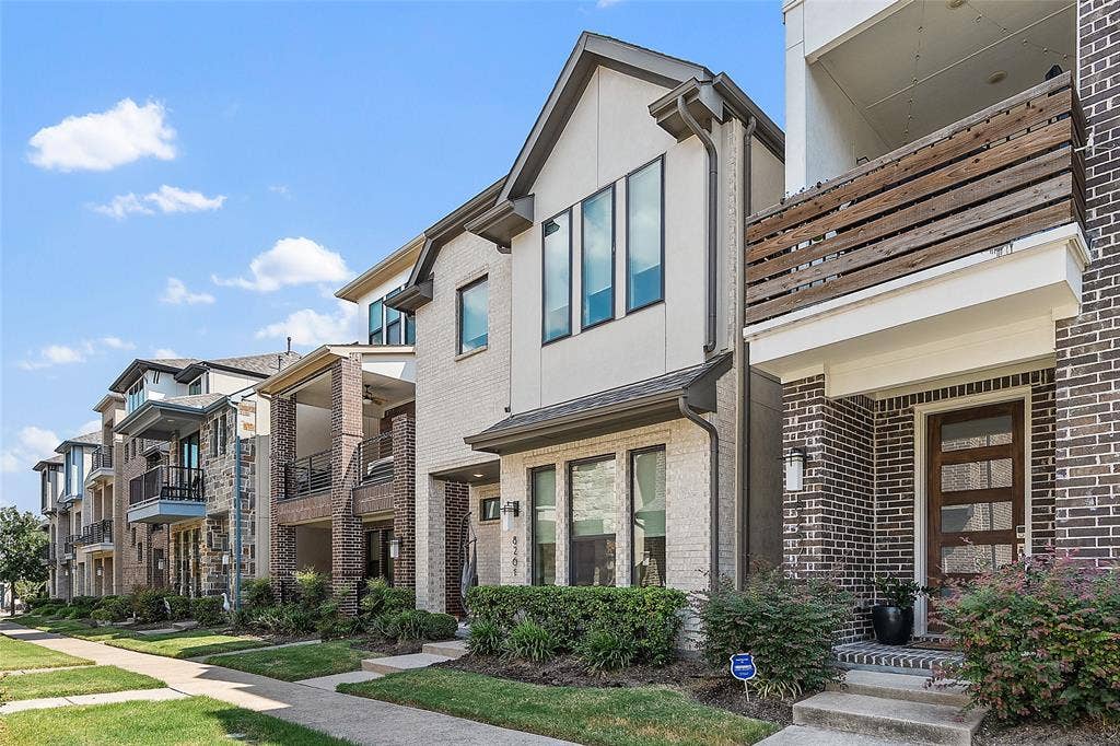 8261 Laflin Lane, Dallas, TX 75231 8261 Laflin Lane, Dallas, TX 75231