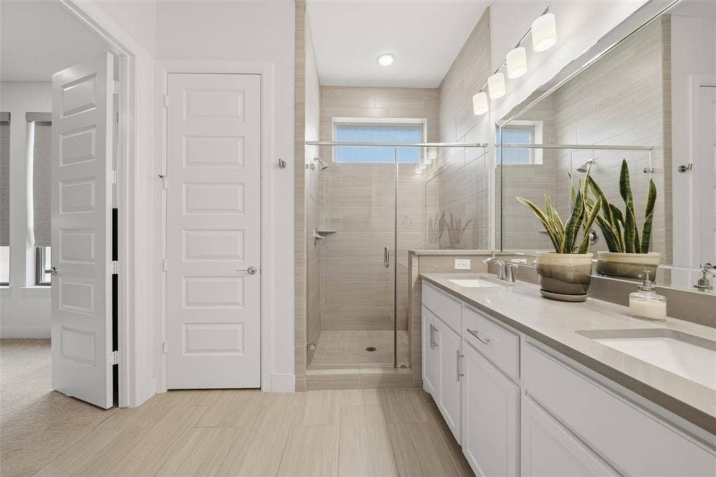 8261 Laflin Lane, Dallas, TX 75231 8261 Laflin Lane, Dallas, TX 75231