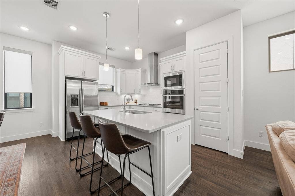 8261 Laflin Lane, Dallas, TX 75231 8261 Laflin Lane, Dallas, TX 75231