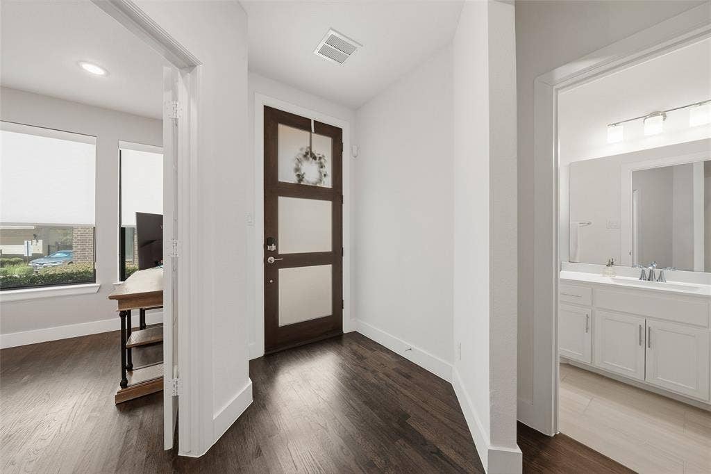 8261 Laflin Lane, Dallas, TX 75231 8261 Laflin Lane, Dallas, TX 75231