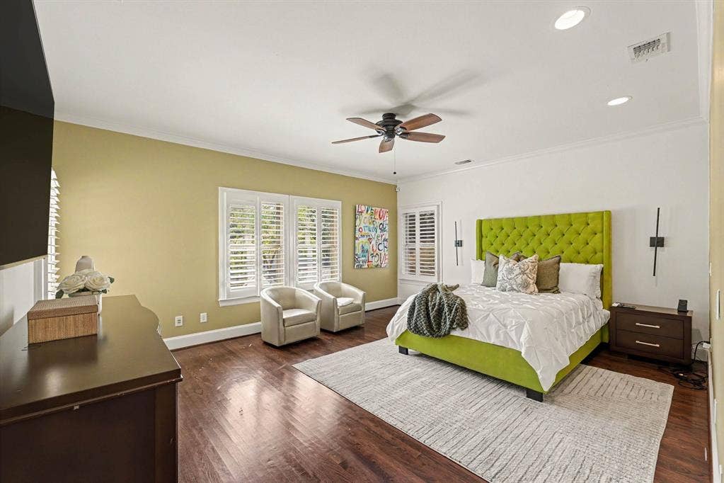 5542 Monticello Avenue, Dallas, TX 75206 Hardwood flooring, recessed lighting, crown molding, ceiling fan, and plantation shutters