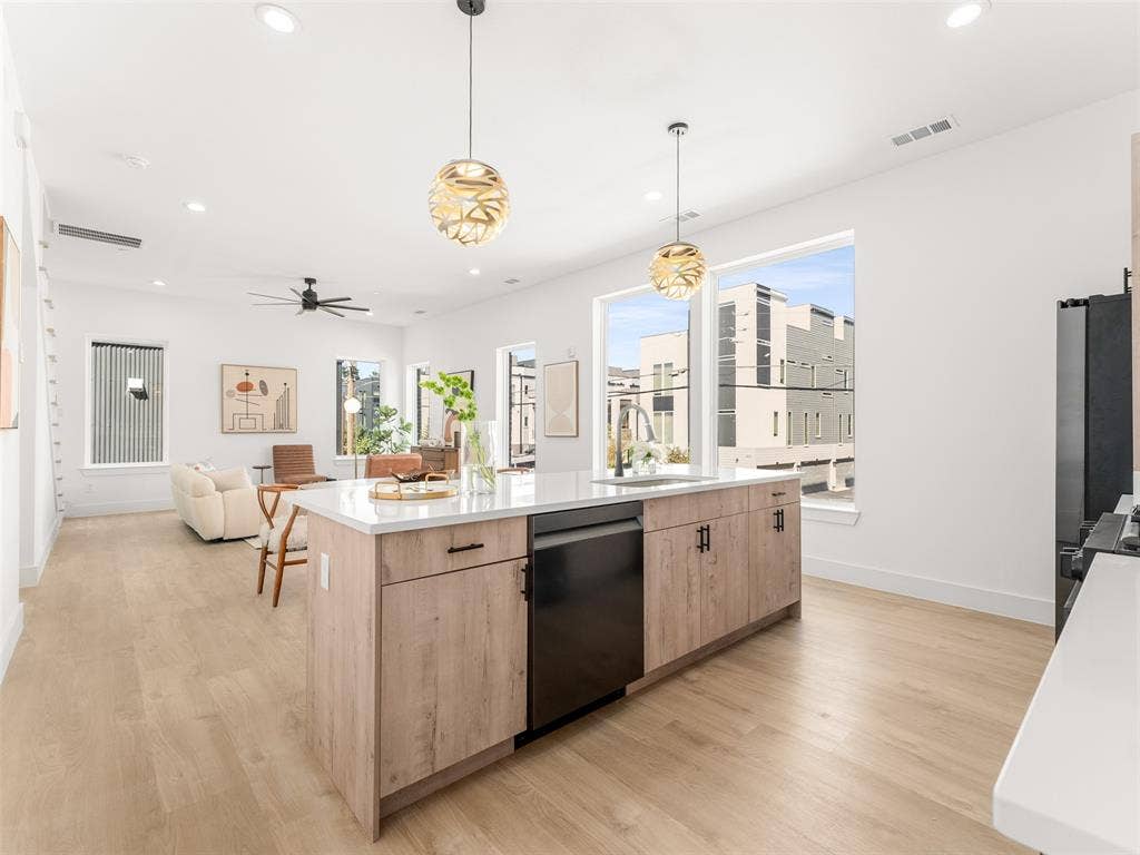 2015 N Prairie Avenue, #202, Dallas, TX 75204 2015 N Prairie Avenue, #202, Dallas, TX 75204
