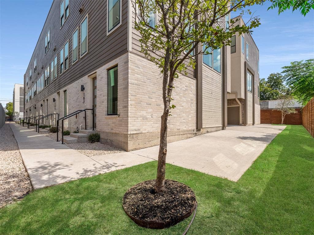 2015 N Prairie Avenue, #202, Dallas, TX 75204 2015 N Prairie Avenue, #202, Dallas, TX 75204