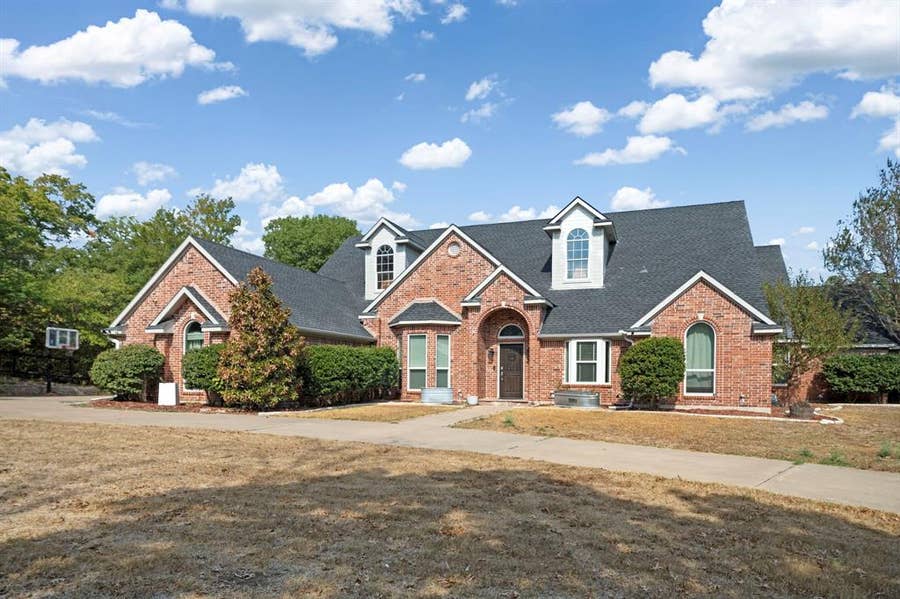 Property photo for 767 Farrar Road, Waxahachie, TX