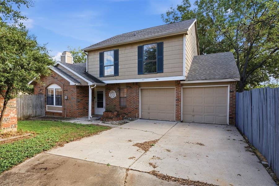 Property photo for 3211 Forest Creek Drive, Fort Worth, TX