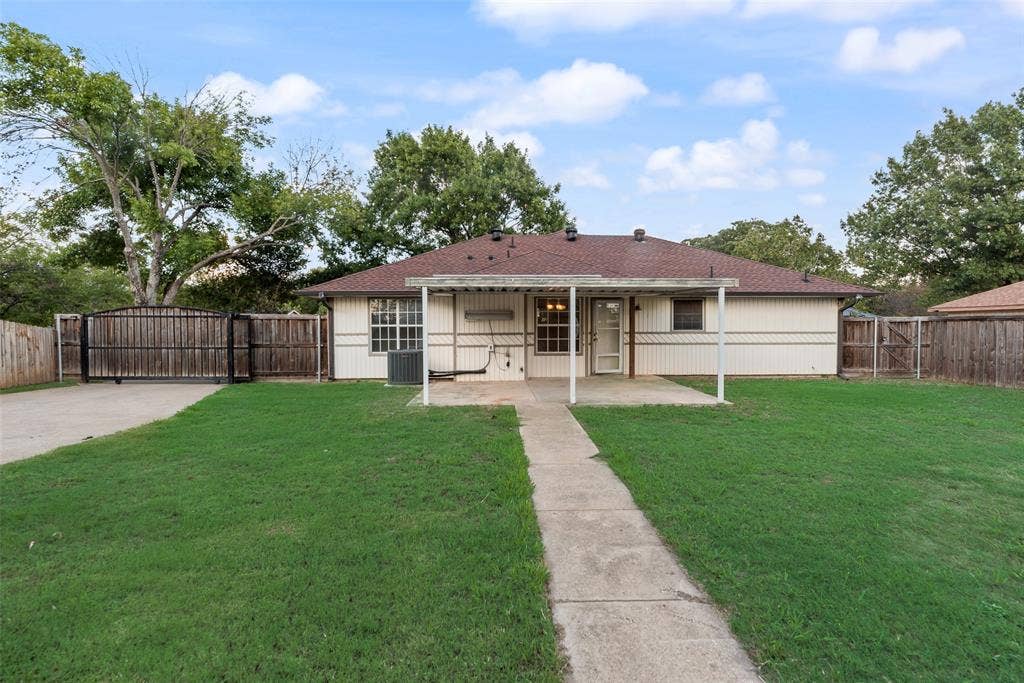 203 Creekstone Court, Seagoville, TX 75159 203 Creekstone Court, Seagoville, TX 75159
