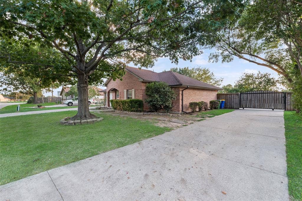 203 Creekstone Court, Seagoville, TX 75159 203 Creekstone Court, Seagoville, TX 75159