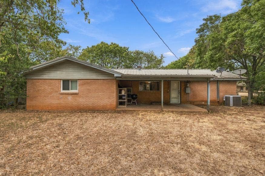 1204 W 4th Street, McGregor, TX 76657 1204 W 4th Street, McGregor, TX 76657