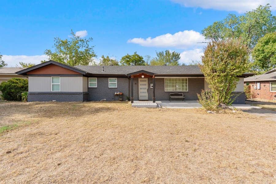 Property photo for 10 Beverly Court, Bedford, TX