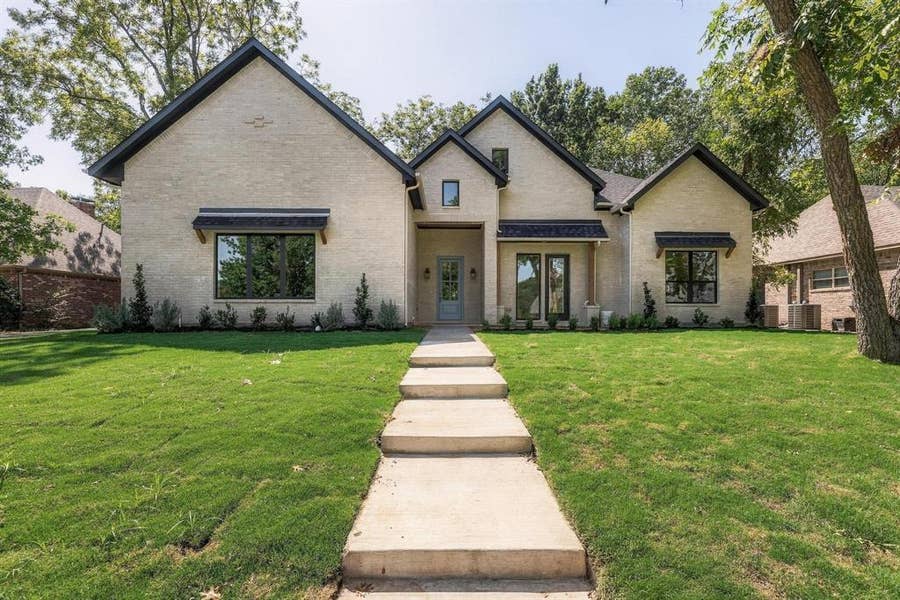 Property photo for 2510 Creekbend Circle, Sherman, TX