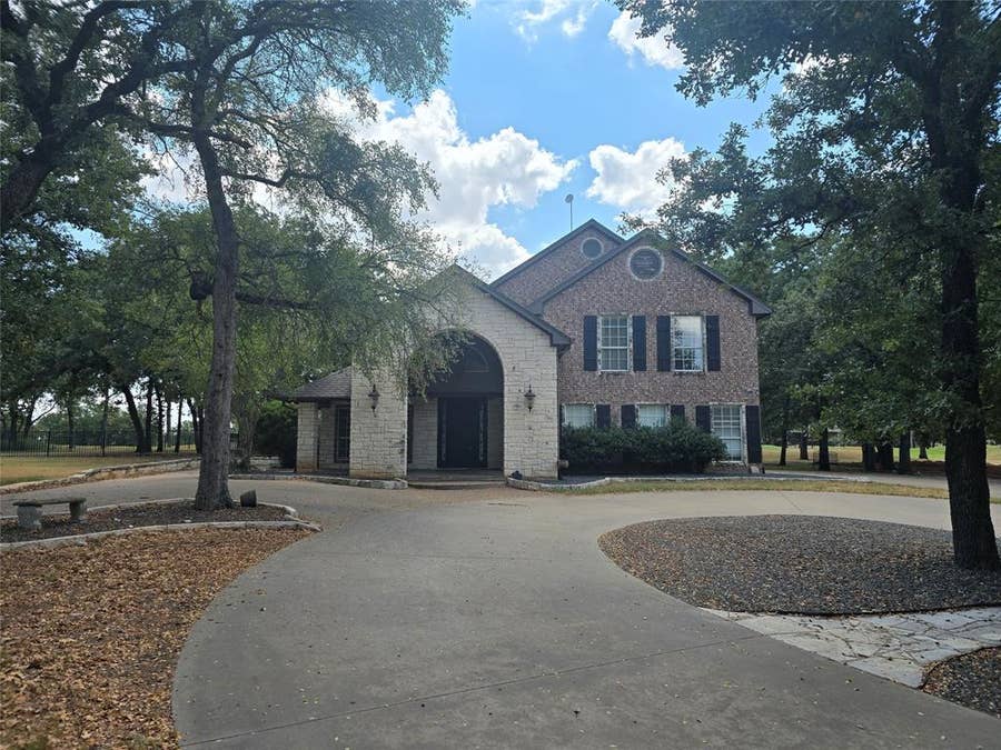 Property photo for 437 Sugar Tree Drive, Lipan, TX