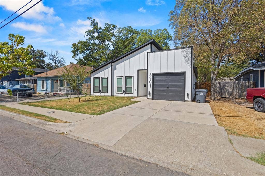 3901 Hamilton Avenue, Dallas, TX 75210 3901 Hamilton Avenue, Dallas, TX 75210
