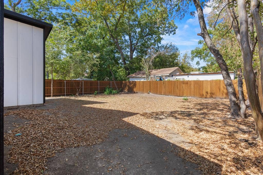 3901 Hamilton Avenue, Dallas, TX 75210 3901 Hamilton Avenue, Dallas, TX 75210