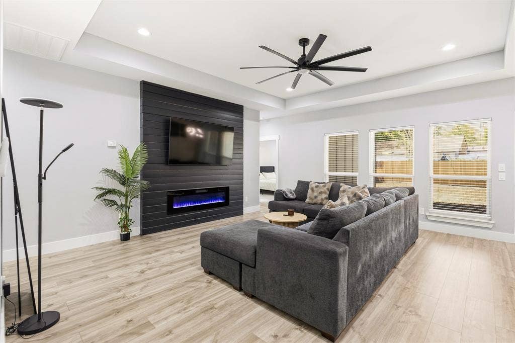 3901 Hamilton Avenue, Dallas, TX 75210 3901 Hamilton Avenue, Dallas, TX 75210
