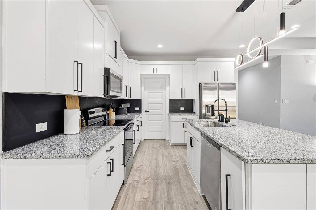 3901 Hamilton Avenue, Dallas, TX 75210 3901 Hamilton Avenue, Dallas, TX 75210