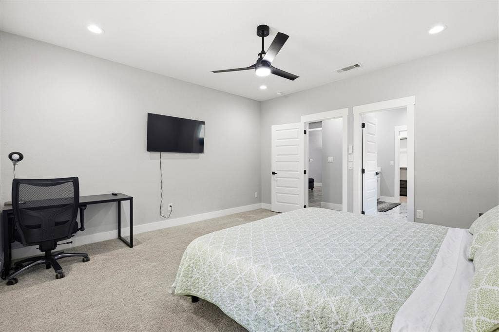 3901 Hamilton Avenue, Dallas, TX 75210 3901 Hamilton Avenue, Dallas, TX 75210