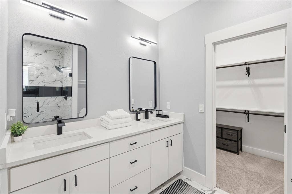 3901 Hamilton Avenue, Dallas, TX 75210 3901 Hamilton Avenue, Dallas, TX 75210