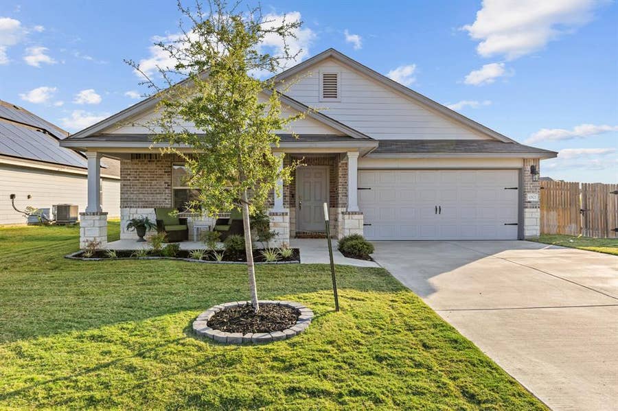 Property photo for 10821 Hollister Lane, Waco, TX