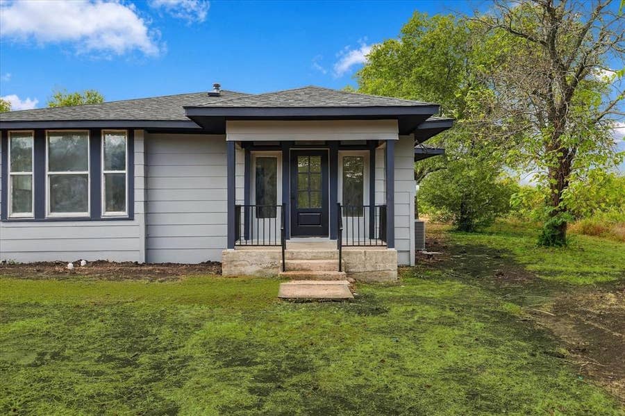 Property photo for 401 S Gardner Street, Whitewright, TX