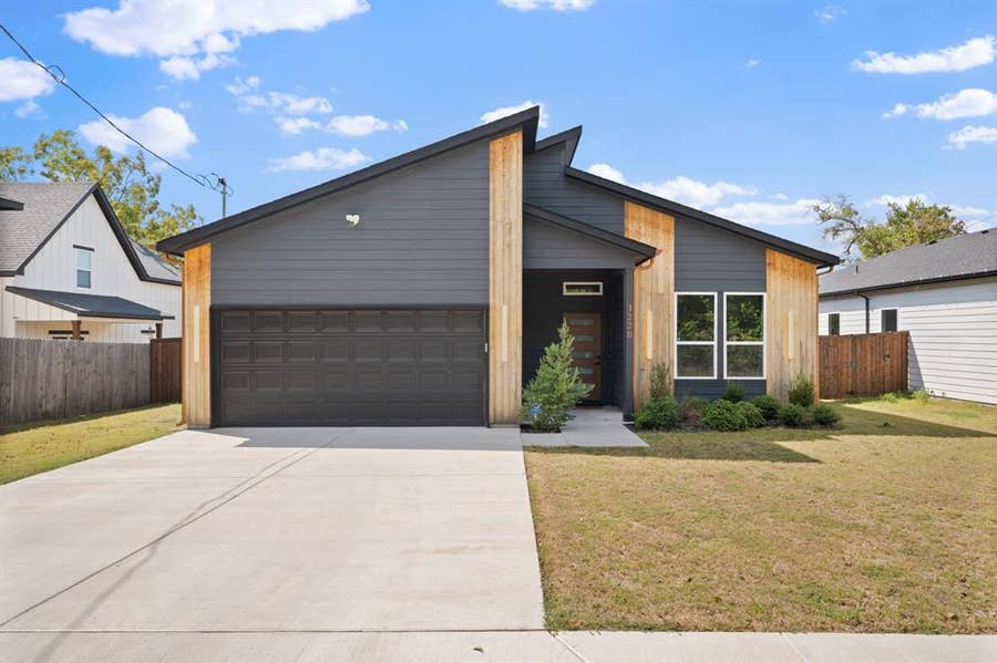 Property photo for 3220 Houston Street, Greenville, TX
