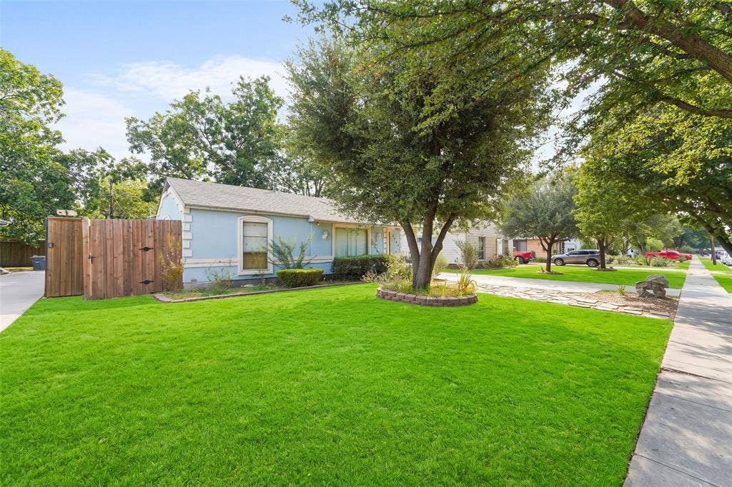 3760 Davila Drive, Dallas, TX 75220 3760 Davila Drive, Dallas, TX 75220