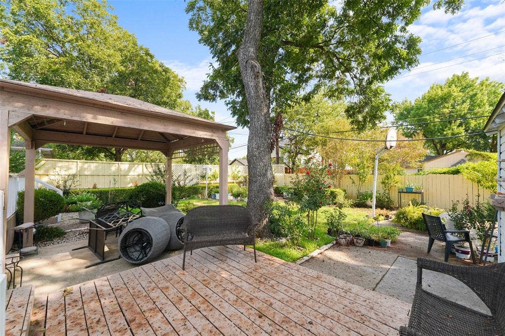 3760 Davila Drive, Dallas, TX 75220 3760 Davila Drive, Dallas, TX 75220