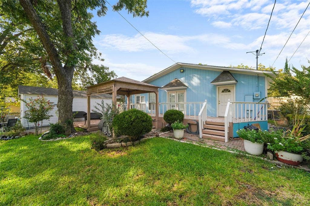 3760 Davila Drive, Dallas, TX 75220 3760 Davila Drive, Dallas, TX 75220