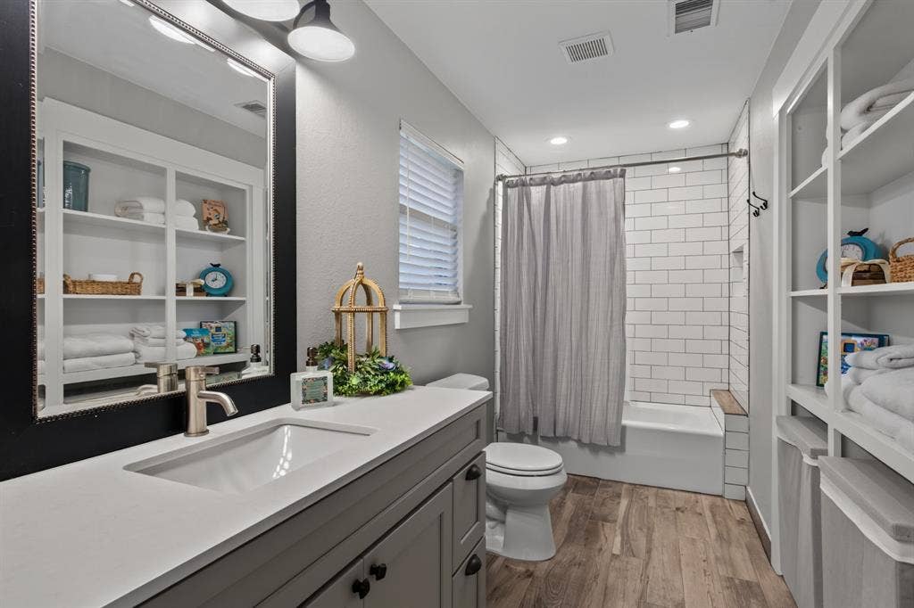 113 Red Oak Lane, Flower Mound, TX 75028 113 Red Oak Lane, Flower Mound, TX 75028