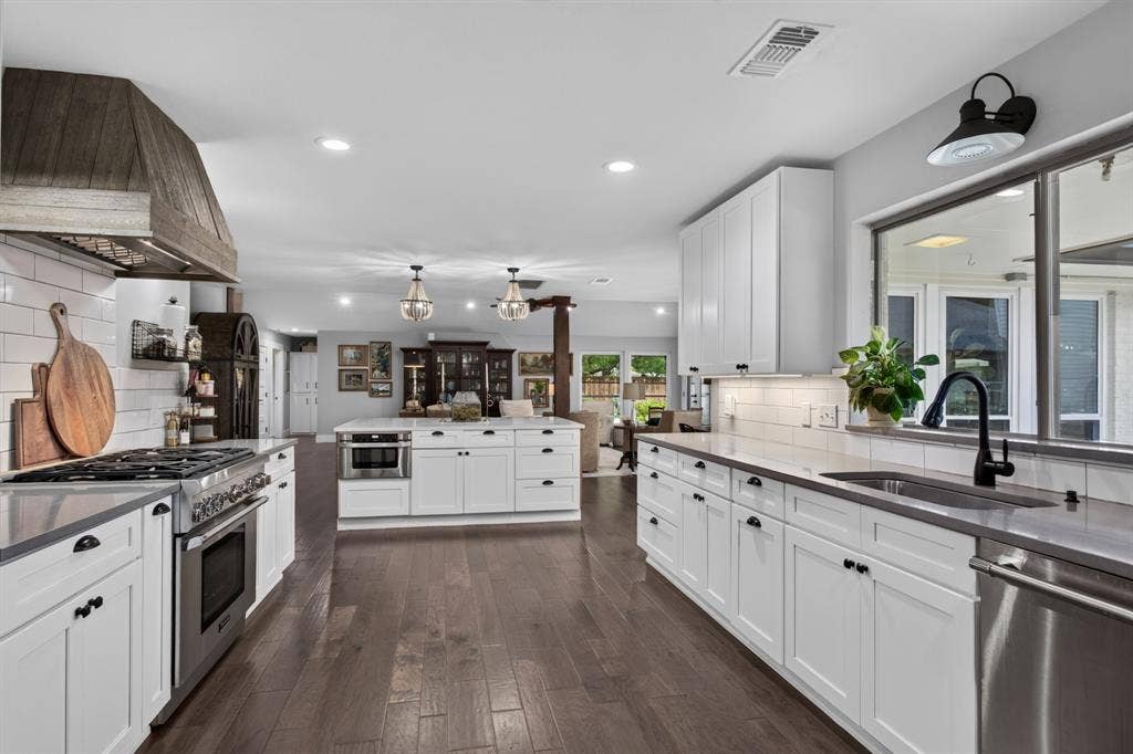 113 Red Oak Lane, Flower Mound, TX 75028 113 Red Oak Lane, Flower Mound, TX 75028