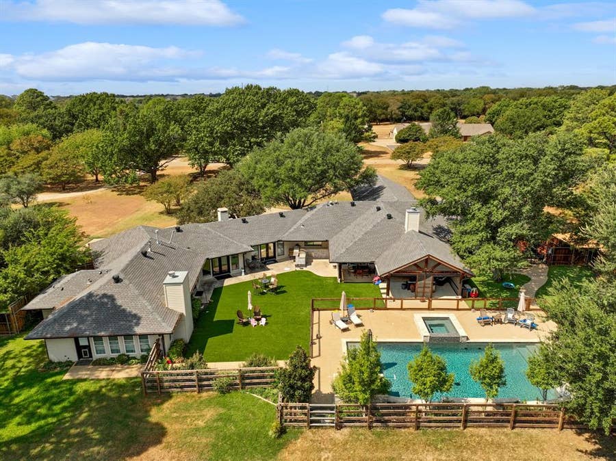 Property photo for 113 Red Oak Lane, Flower Mound, TX