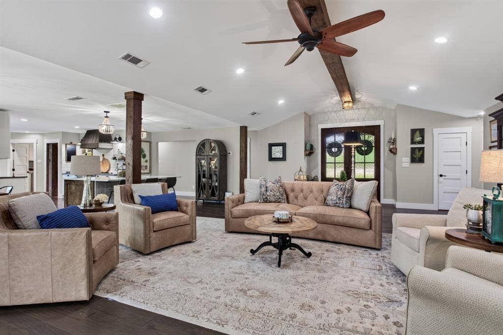 113 Red Oak Lane, Flower Mound, TX 75028 113 Red Oak Lane, Flower Mound, TX 75028