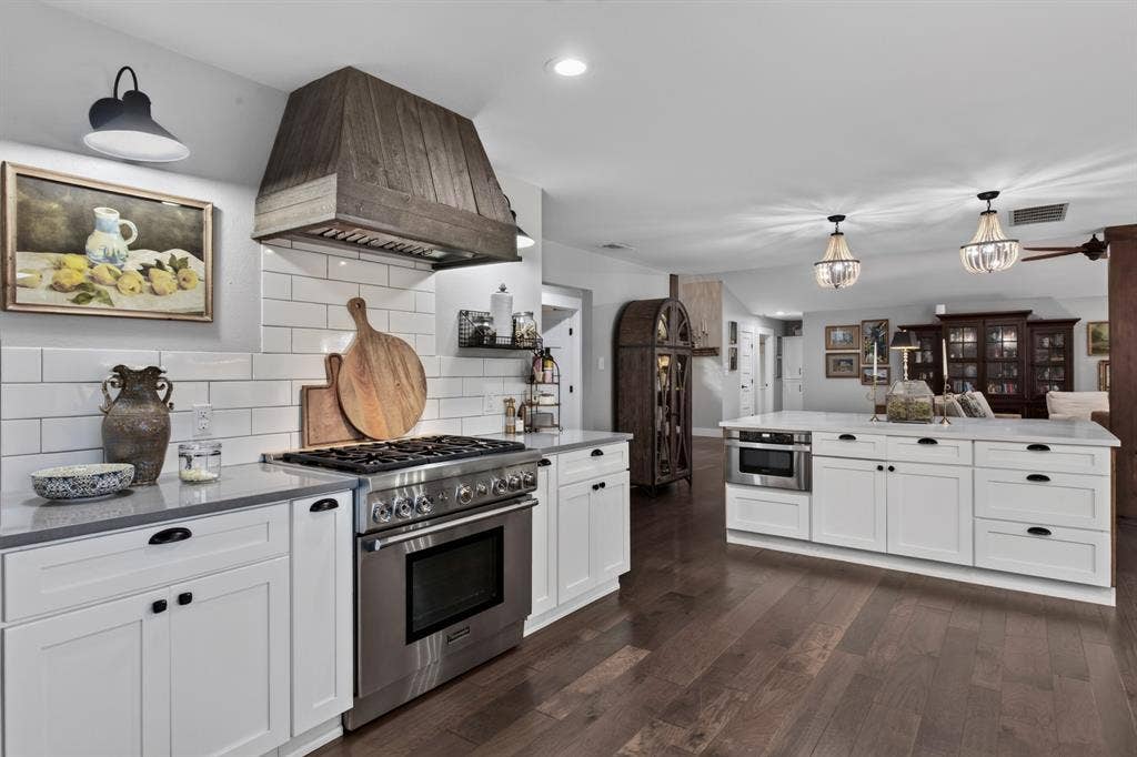 113 Red Oak Lane, Flower Mound, TX 75028 113 Red Oak Lane, Flower Mound, TX 75028